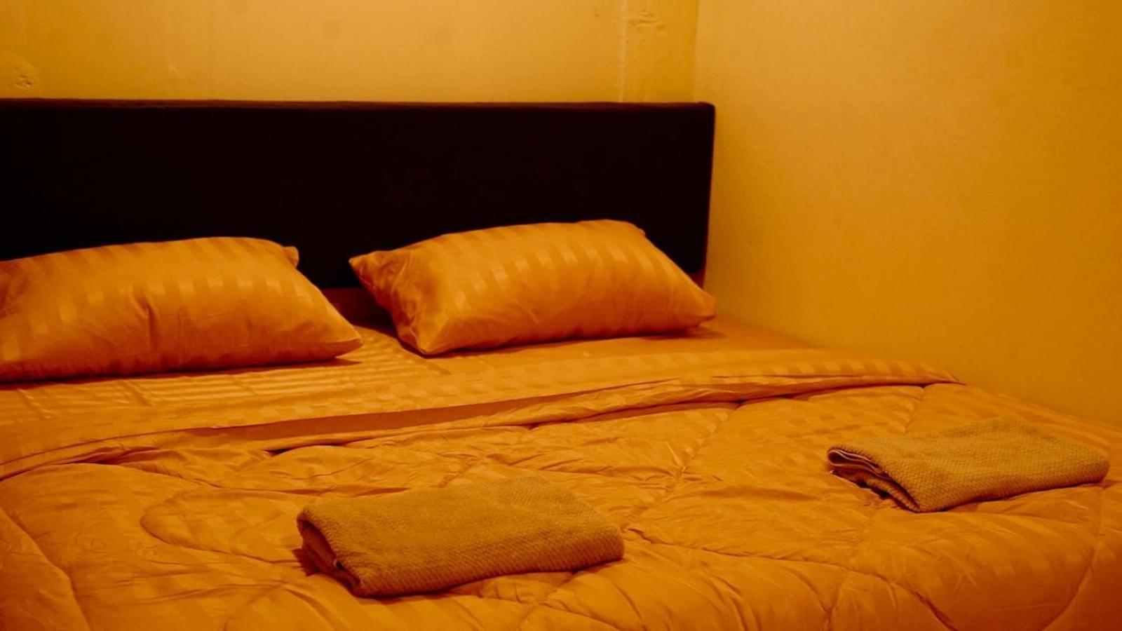 The House Hostel Bangkok Esterno foto
