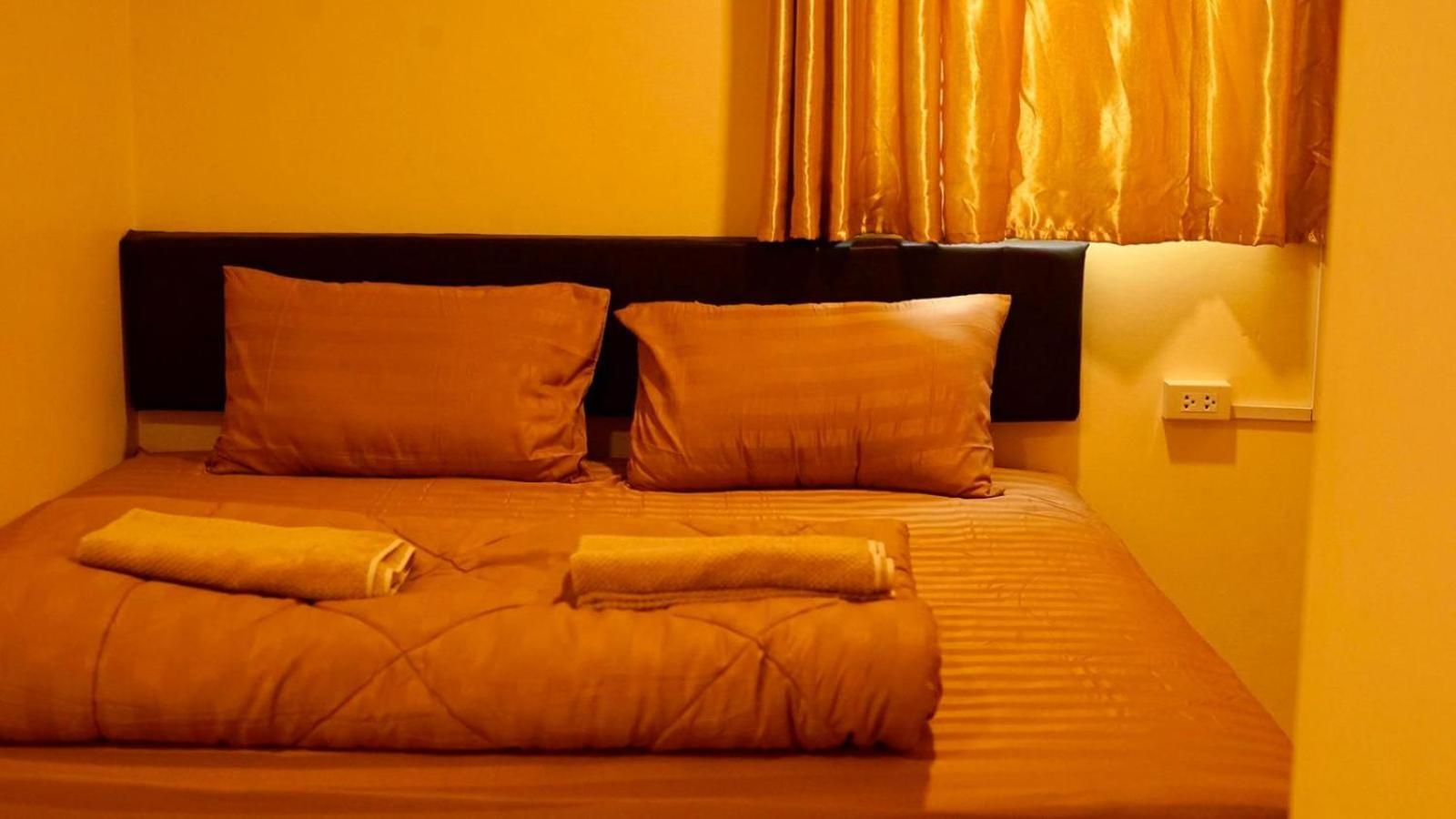The House Hostel Bangkok Esterno foto